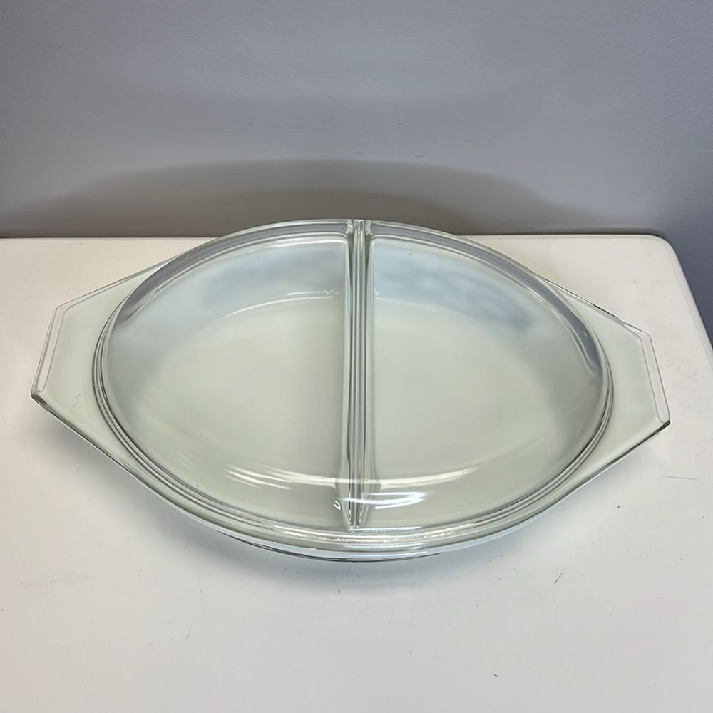 PYREX Barbed Wire Cinderella Divided Dish with Lid made in USA - Picture 5 of 11